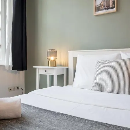 Grand Place - Exceptional Location ! Лилль